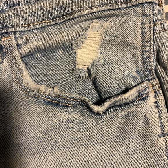 Hollister Ultra High Rise Mom Jeans - Picture 6 of 6